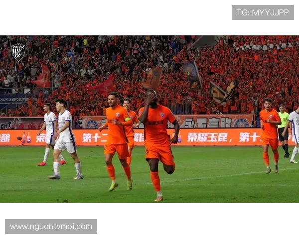 津门虎主场大胜云南张宸梁红牌下场